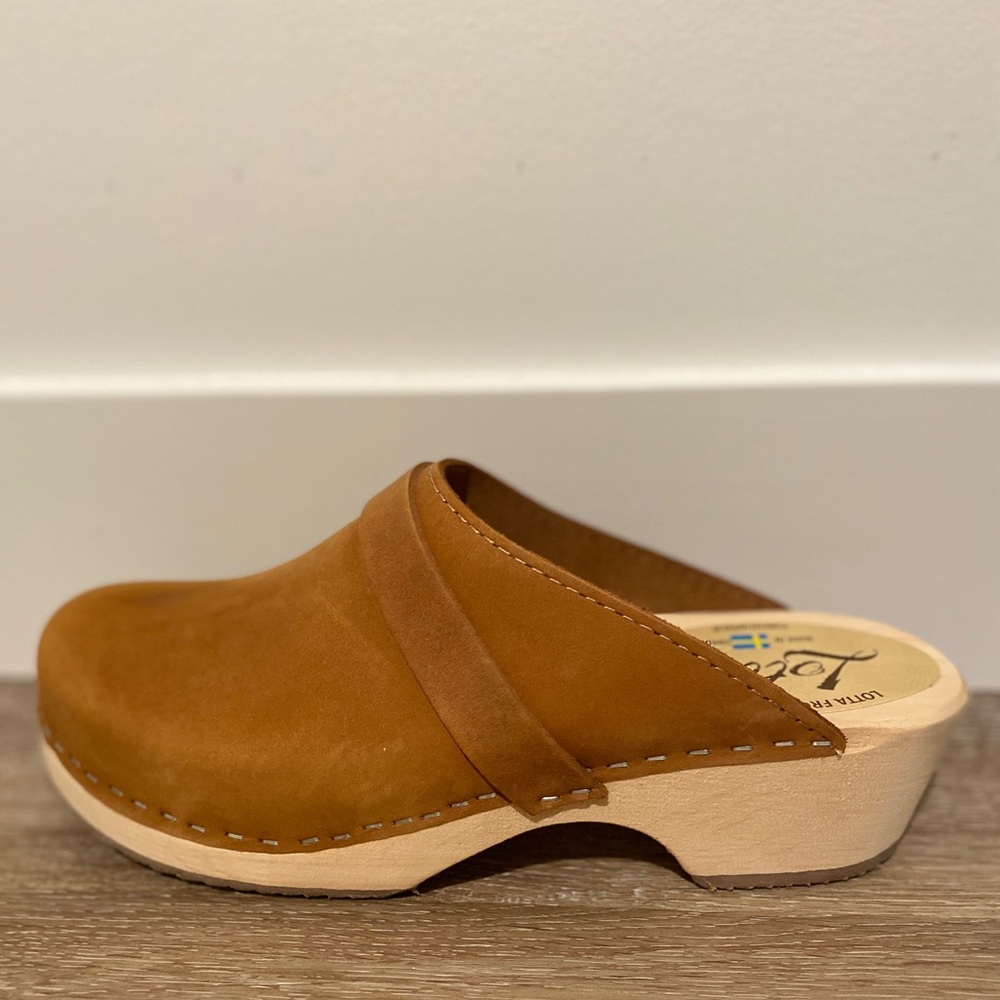 Classic Brown Clogs (fresh from the box)